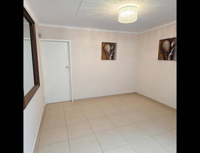 5 BEDROOM HOUSE FOR SALE IN MORELETAPARK